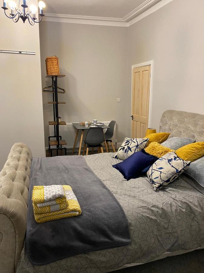 Cambridge Villas Private Studio Lytham St Annes Ngoại thất bức ảnh
